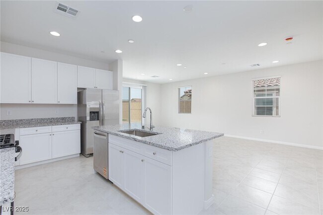 Building Photo - 819 Cottonwood Hl Pl