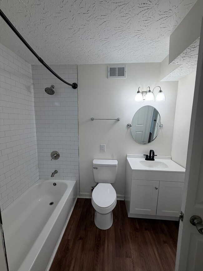 Building Photo - 2866 North Glen Drive, Columbus, OH — 2 Bed / 1 Bath — Fully Renovated!