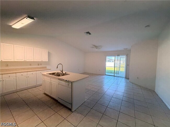 Building Photo - 1818 Andalusia Blvd