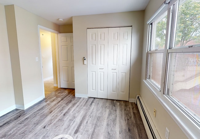 Building Photo - 675 Parker St