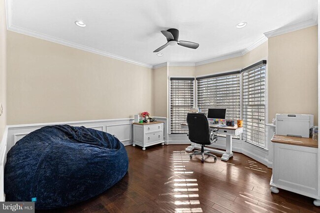 Building Photo - 8138 Rondelay Ln