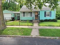 Building Photo - 1524 W Kettelle St