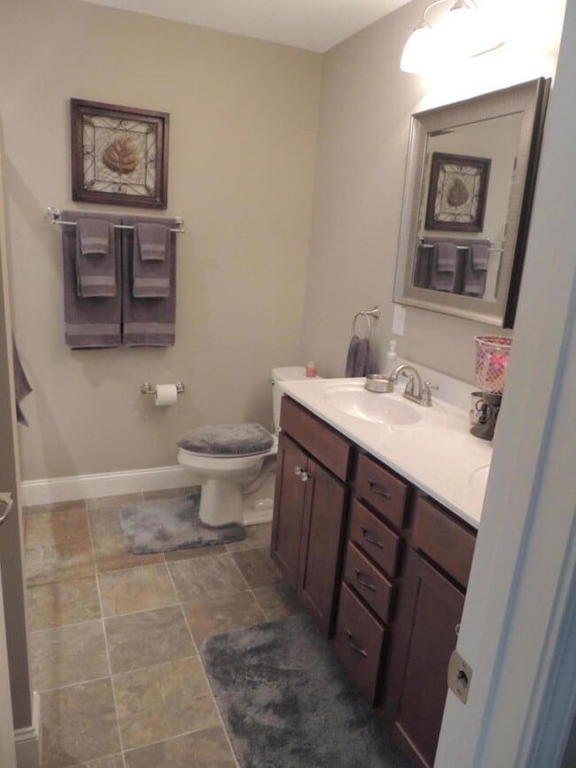 Building Photo - Amazing 3 Bedroom 2.5 Bath home is ready for your Family!