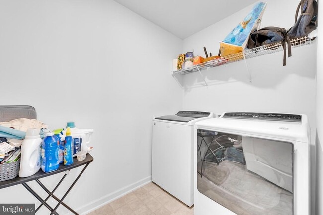 Building Photo - 42530 Oxford Forest Cir