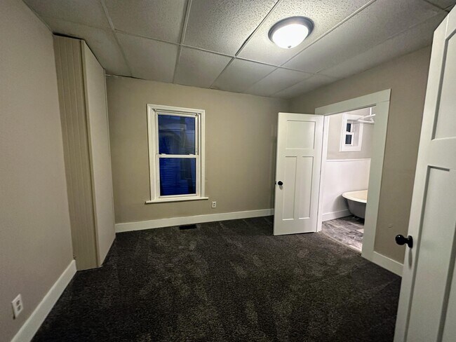 Building Photo - 419 Chestnut St