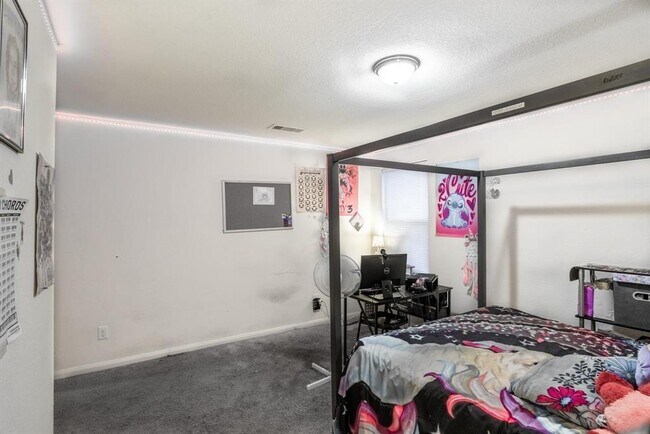 Building Photo - 9406 Garnet Grove Dr