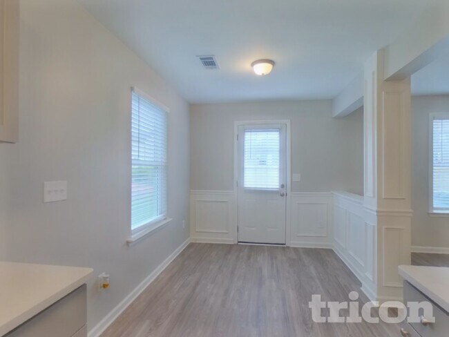 Building Photo - 149 Hidden Lakes Rd