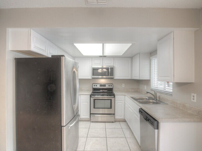 Building Photo - 2922 Loch Arbor Ct