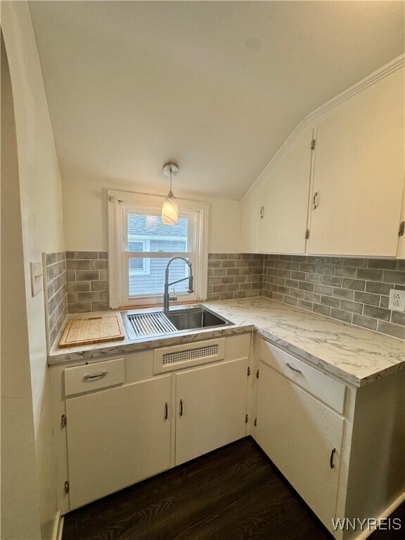 Building Photo - 268 Callodine Ave