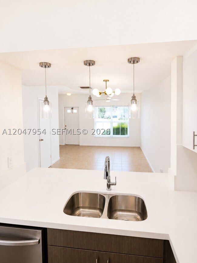 Building Photo - 3 Whitehead Cir