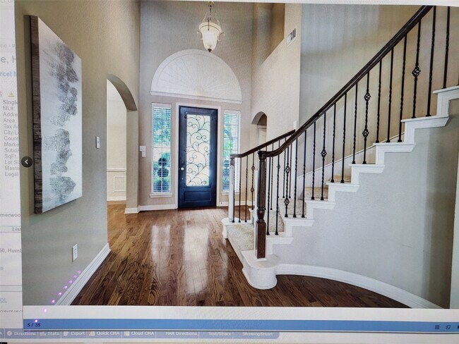 Building Photo - 15811 Tremout Hollow Ln