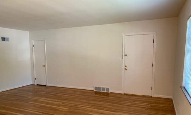 Building Photo - 3434 Linwood Ave
