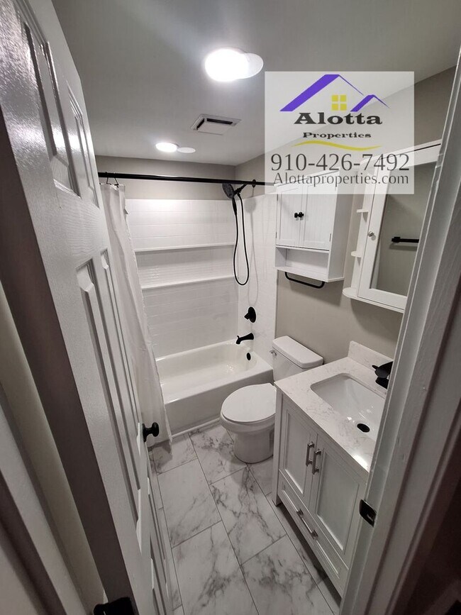 Building Photo - 836 Ridge Rd