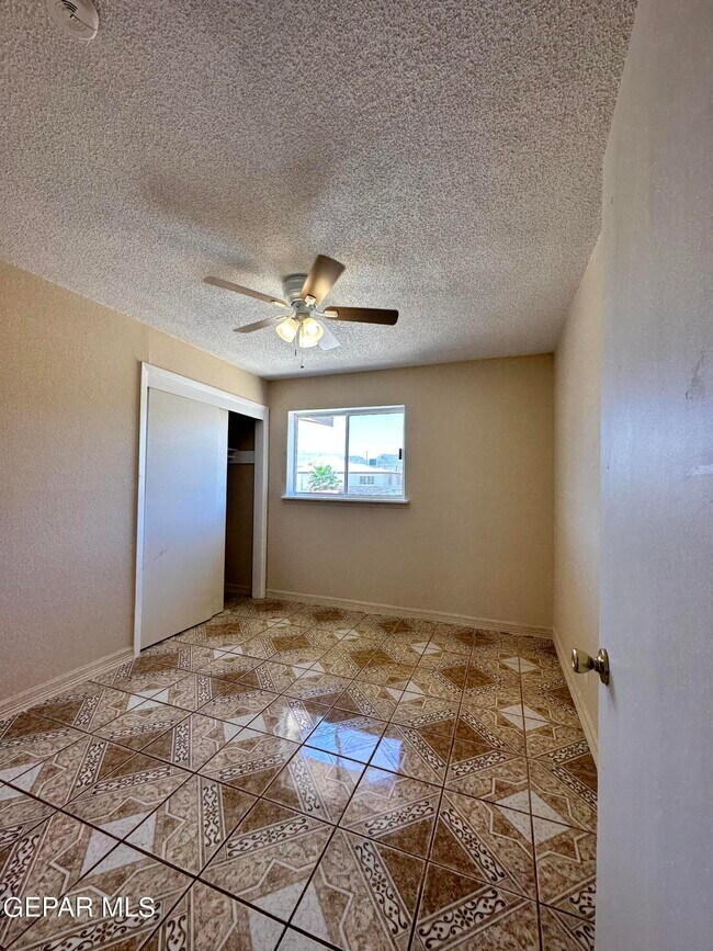 Building Photo - 9020 Mt Shasta Dr