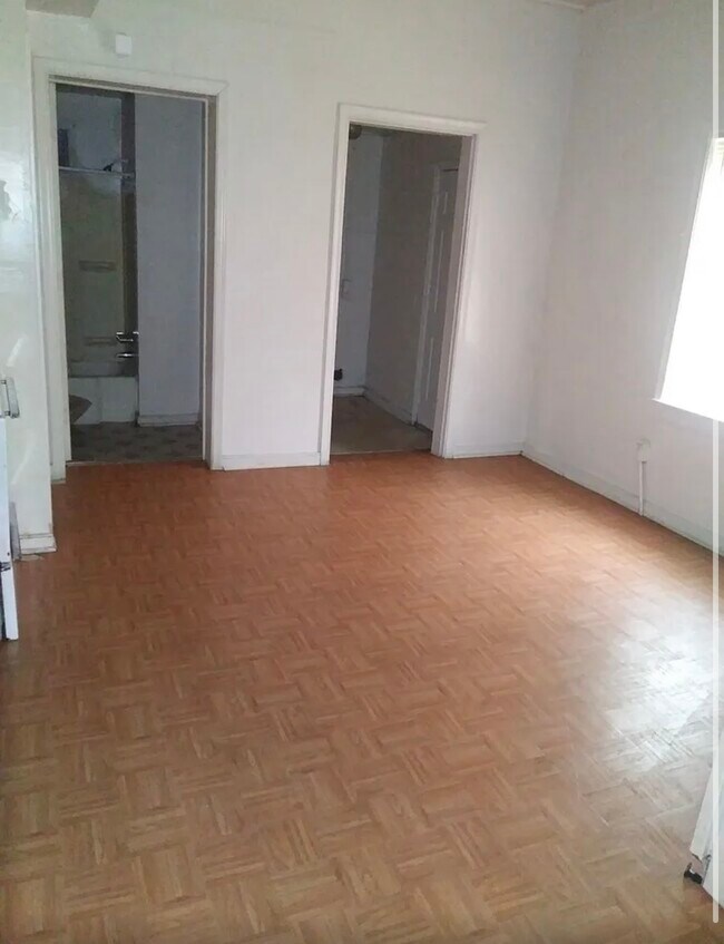 Building Photo - 716 Wesley St