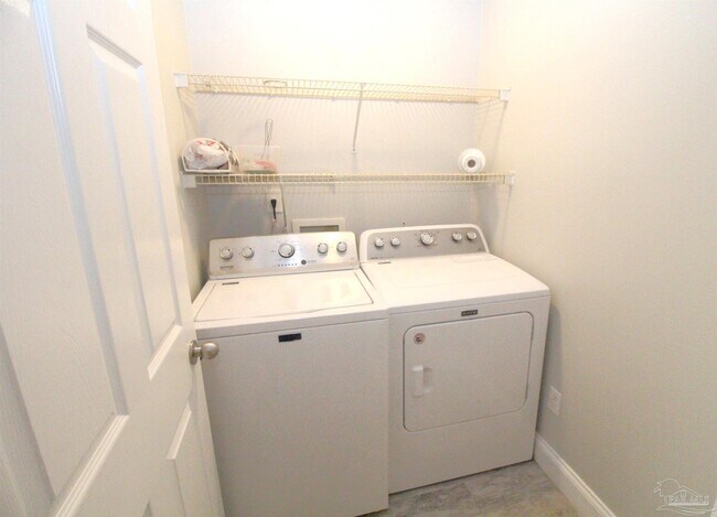 Building Photo - 388 Mirabelle Dr