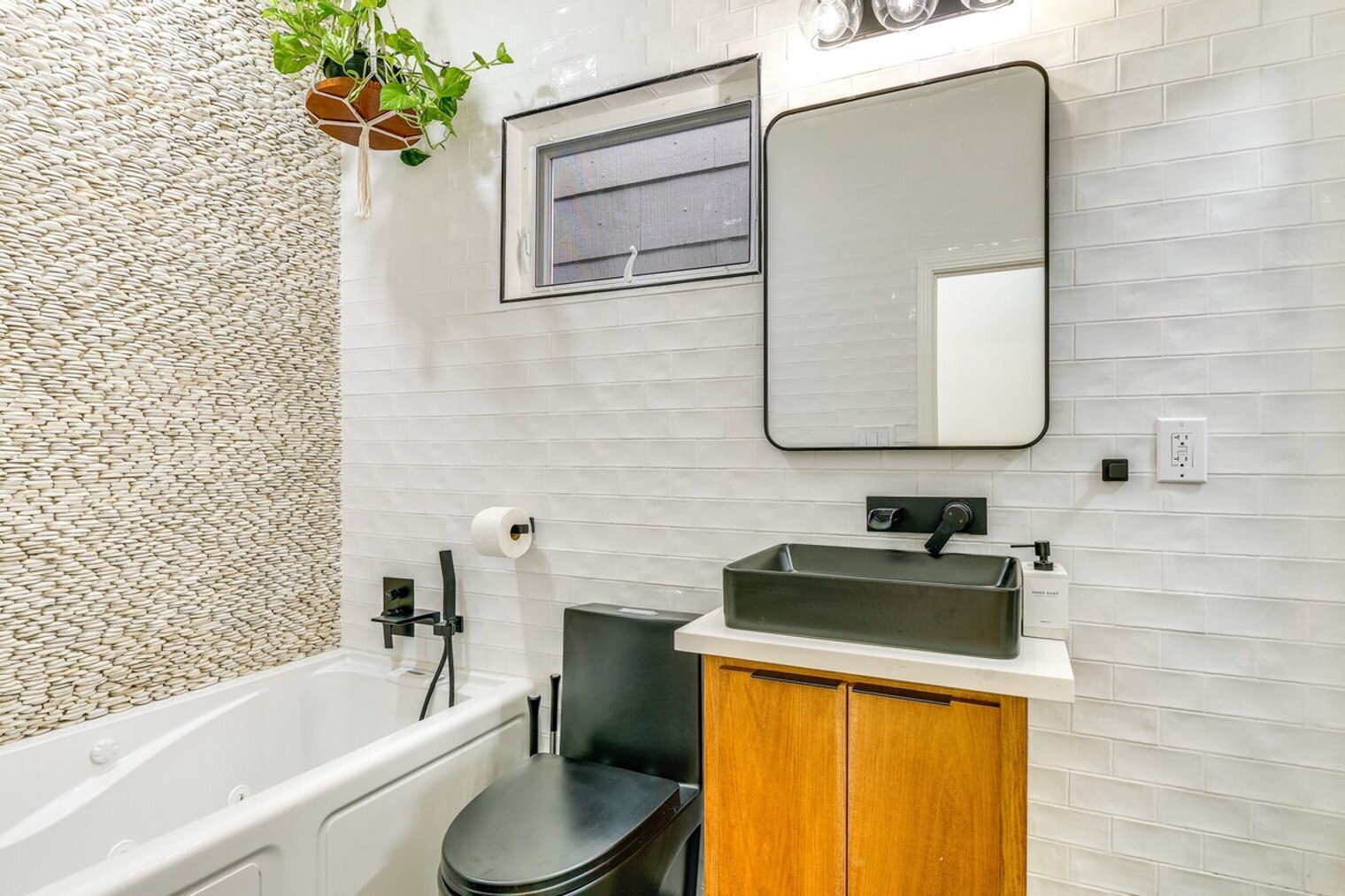 Building Photo - 3232 Divisadero St