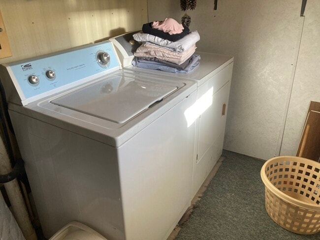 Building Photo - 1420 Whisper Cir