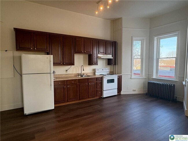 Building Photo - 146 North St