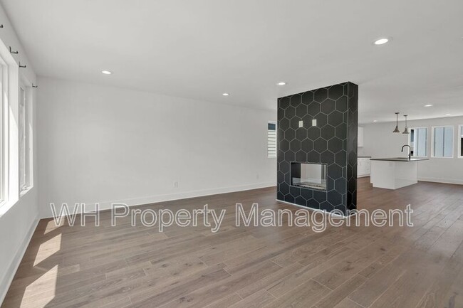 Building Photo - 1021A Elvira Ave