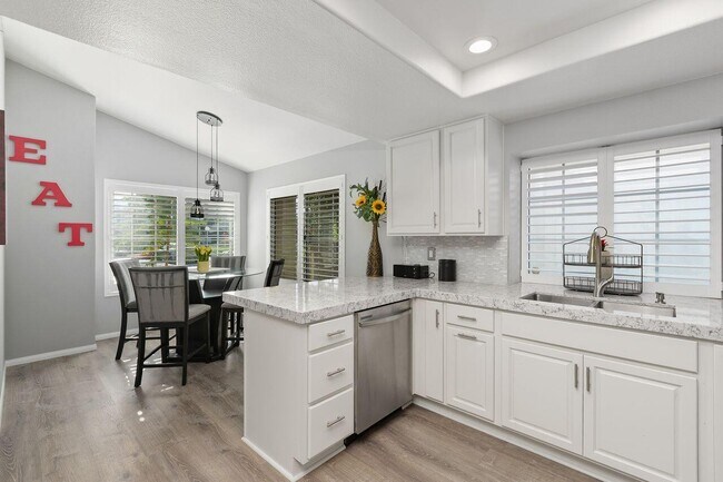 Building Photo - 77630 Cll Las Brisas W