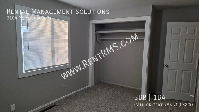 Building Photo - 3104 SE Emerson St