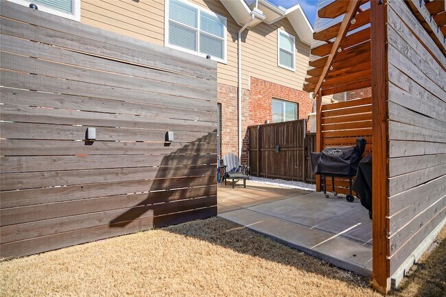 Building Photo - 4650 Penelope Ln