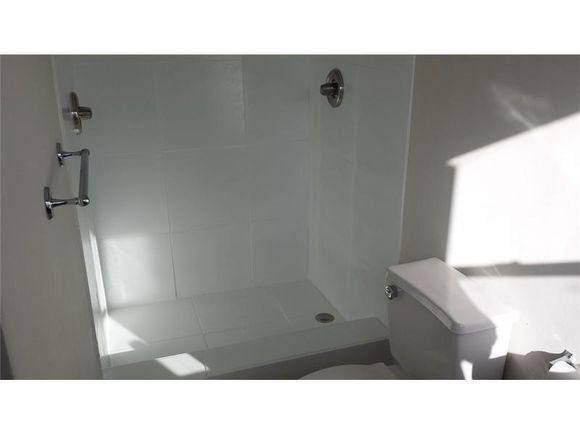 Building Photo - 20322 NE 14th Ct