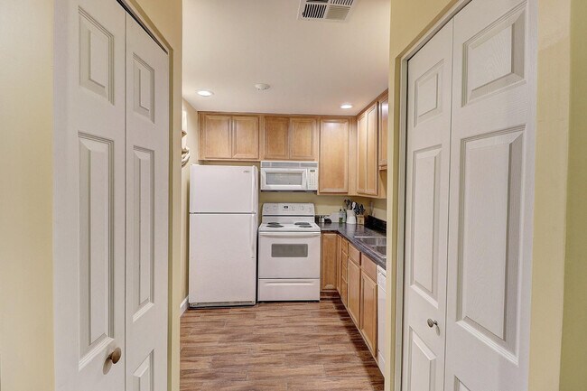 Building Photo - 4354 N 82nd St