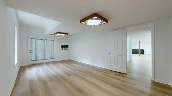 Building Photo - 1519 Kensington Dr