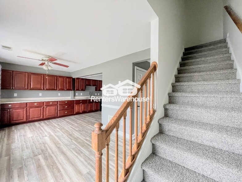 Building Photo - 121 Charles Parish Dr