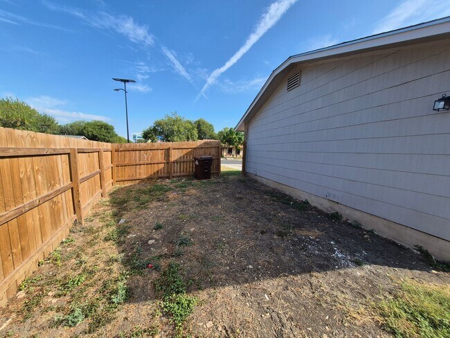 Building Photo - 7102 Glen Point Dr