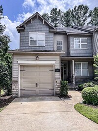 Building Photo - Gorgeous 3 Bed 2.5 Bath Home in Fayetteville