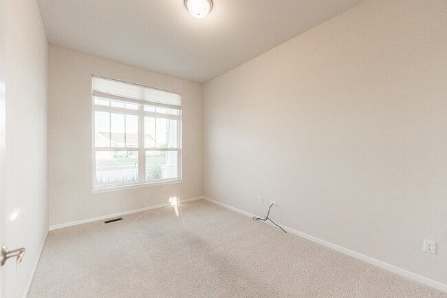 Building Photo - 1125 Juniper Dr