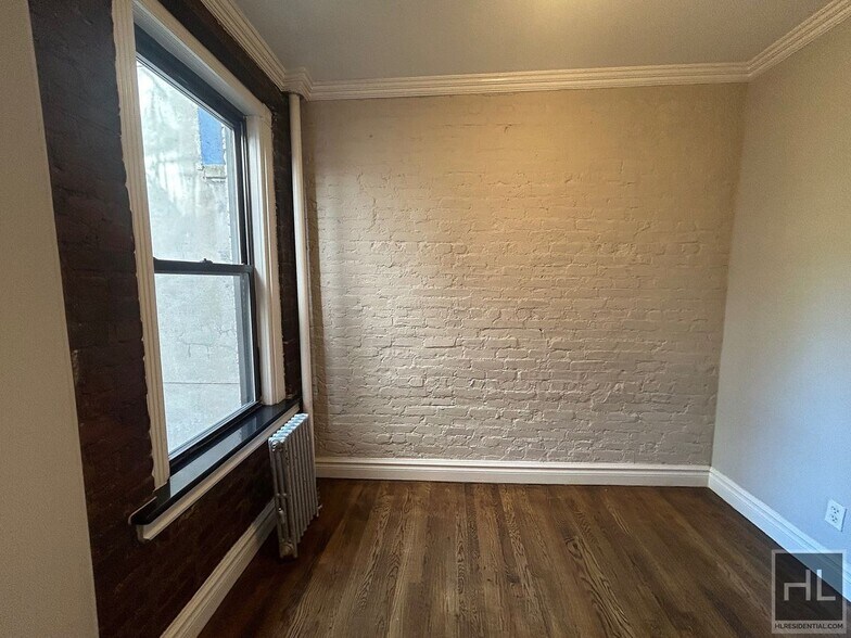 Building Photo - East 13th Street