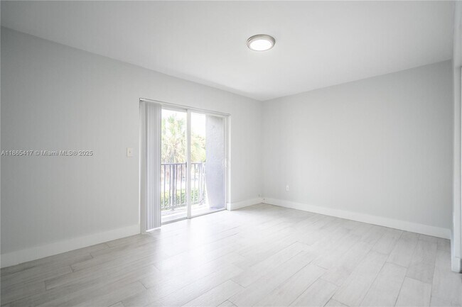 Building Photo - 465 NE 59th St
