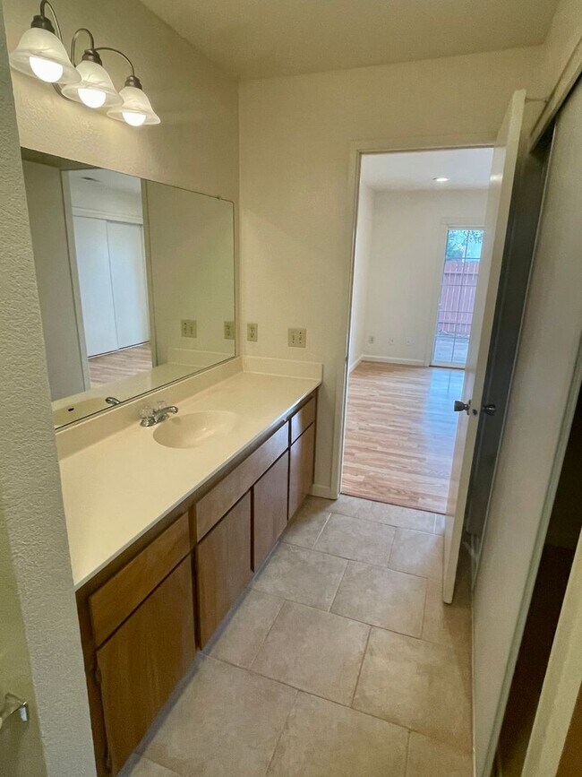 Building Photo - 8192-8194 Talbot Way