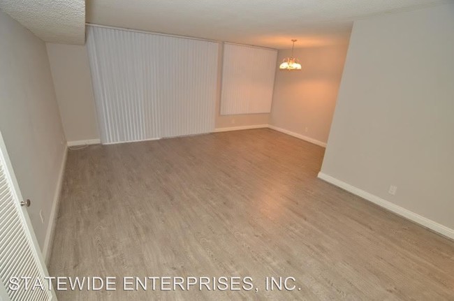 Building Photo - 9015-9015 Burton Way