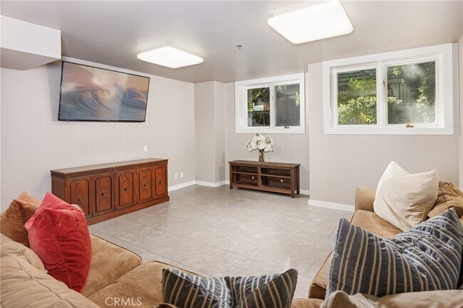 Building Photo - 31561 Peppertree-Bend