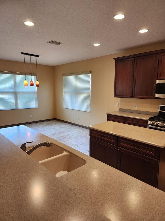 Building Photo - 3941 Orchard Dr