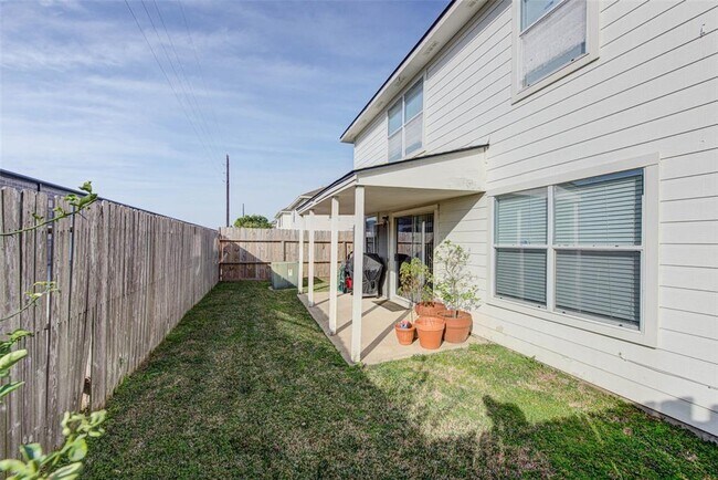 Building Photo - 14219 Beech Meadow Dr