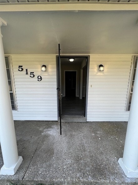 Building Photo - 5159 Longmeadow Cove