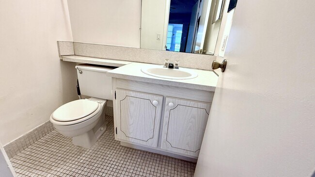 Building Photo - 281 Tilford N