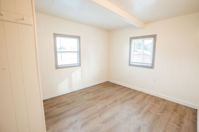 Building Photo - Charming Single Family Home In McKinleyville