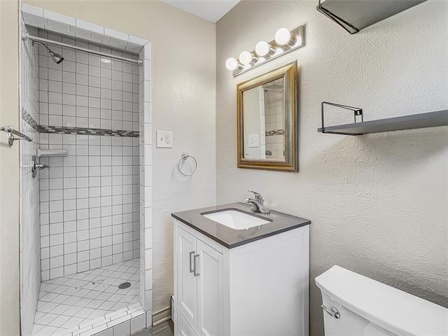 Building Photo - 7608 Meadow Oaks Dr