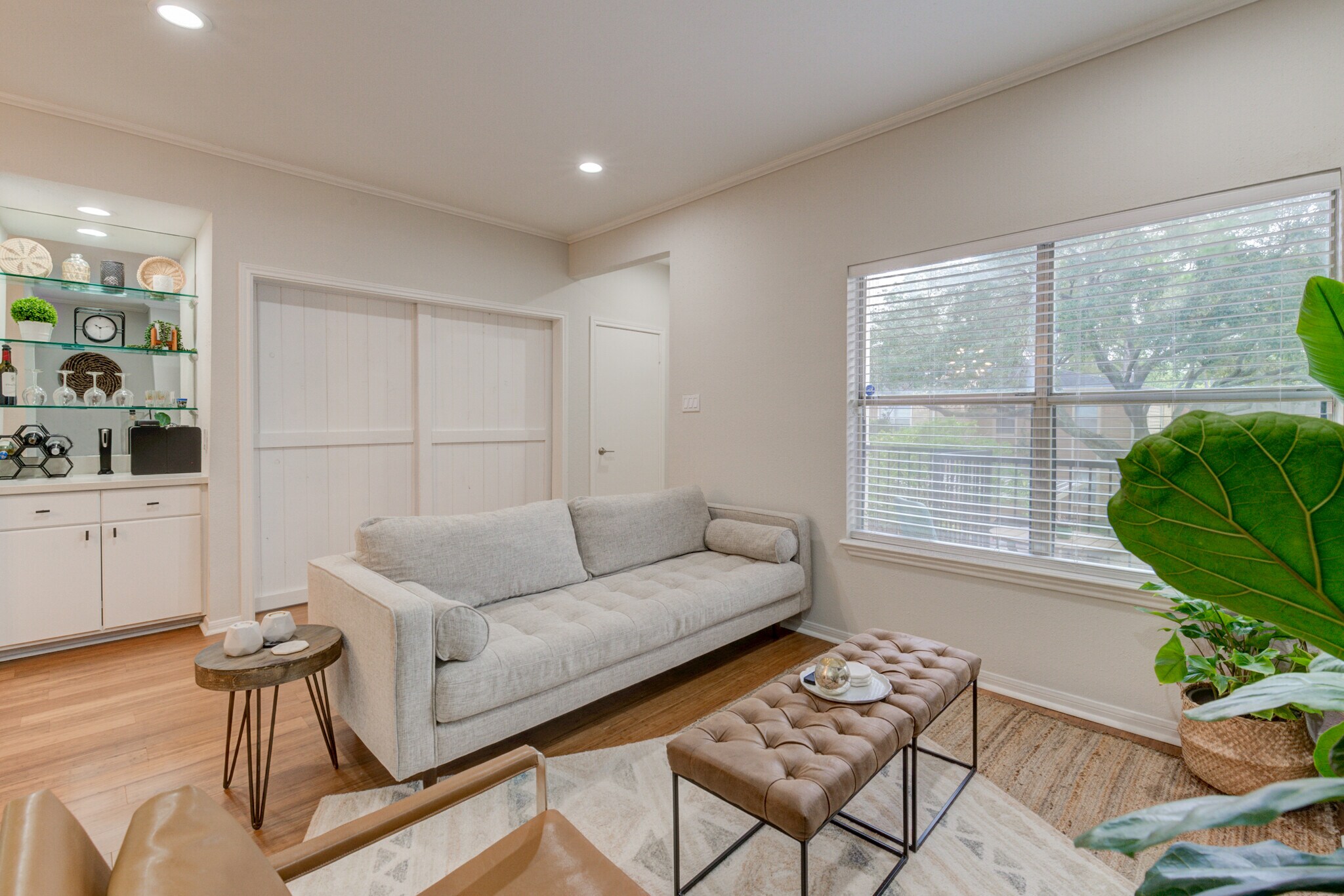 Building Photo - 704 Bering Dr