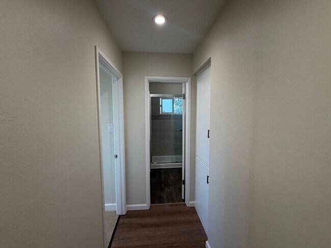 Building Photo - 1850 El Parque Ct