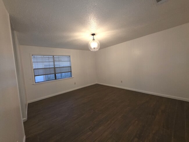 Building Photo - 2117 Titan St