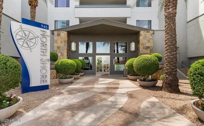 Building Photo - 945 E Playa Del Norte Dr