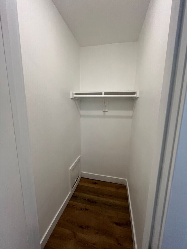 Building Photo - Individual Bungalows: All 1 bedroom/ 1 bat...